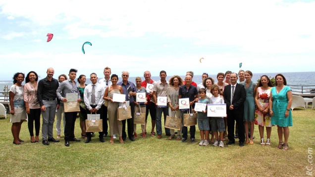 Photo-souvenir des labellisés et de l'équipe de l'IRT à l'issue de la remise des diplômes
