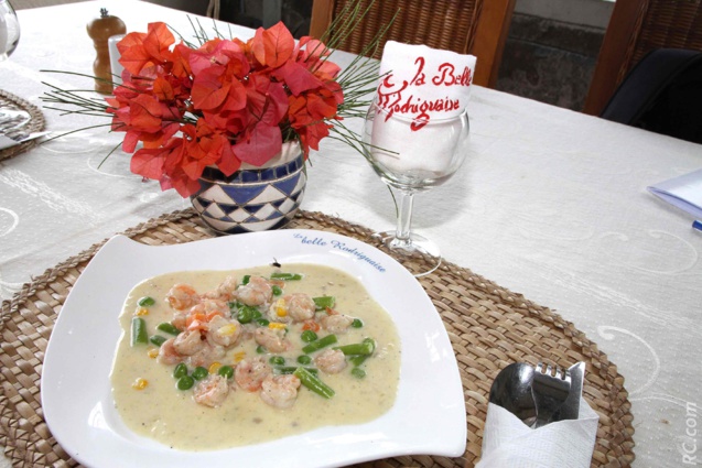 La Belle Rodriguaise: Nicolas Hulot, fidèle parmi les fidèles... La Belle Rodriguaise: Nicolas Hulot, fidèle parmi les fidèles...