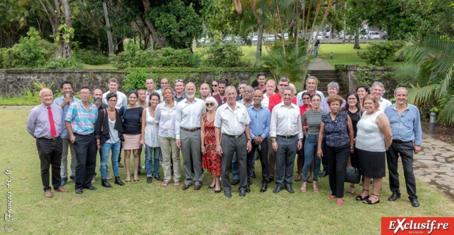 Les élus et cadres de la Cinor avec la presse pour la photo de famille