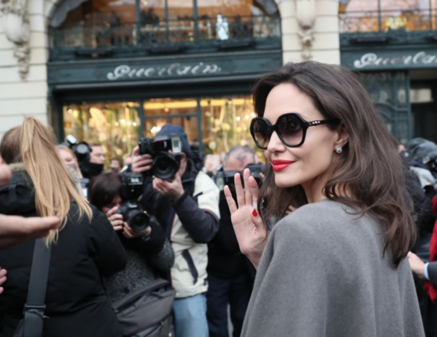 Angelina Jolie très attendue chez Guerlain
