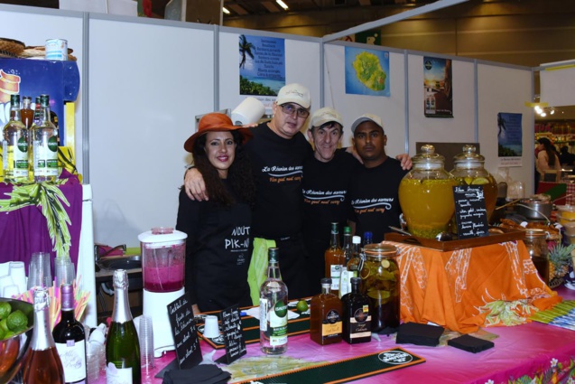 Autour de Jean-Claude Cléret, l’équipe de «La Réunion des saveurs»