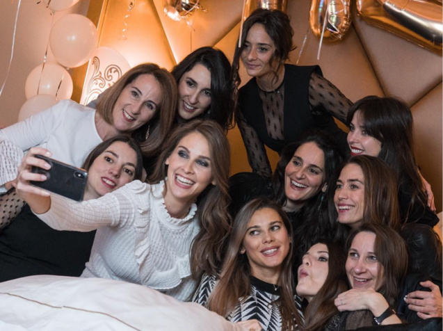 L'enterrement de vie de jeune fille d'Ophélie a eu lieu au Fouquet's L'enterrement de vie de jeune fille d'Ophélie a eu lieu au Fouquet's