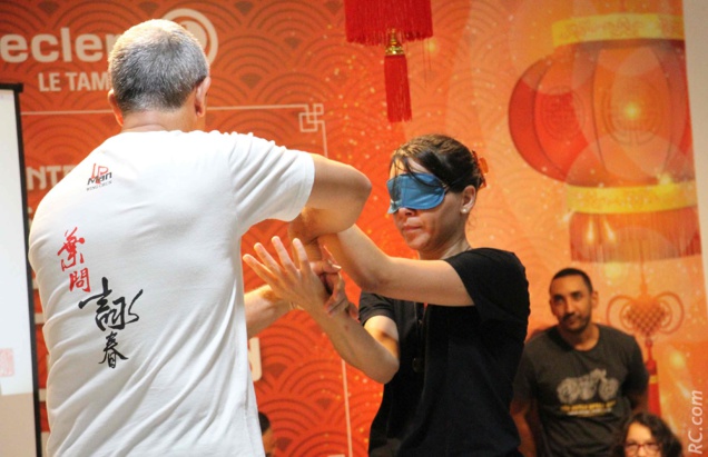 Le travail « à l’aveugle »v exécuté par Jena Le travail « à l’aveugle »v exécuté par Jena