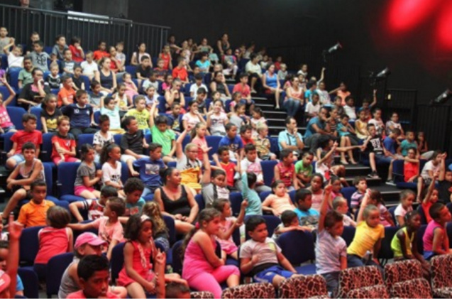 Il y a aussi des séances pour les scolaires... Il y a aussi des séances pour les scolaires...