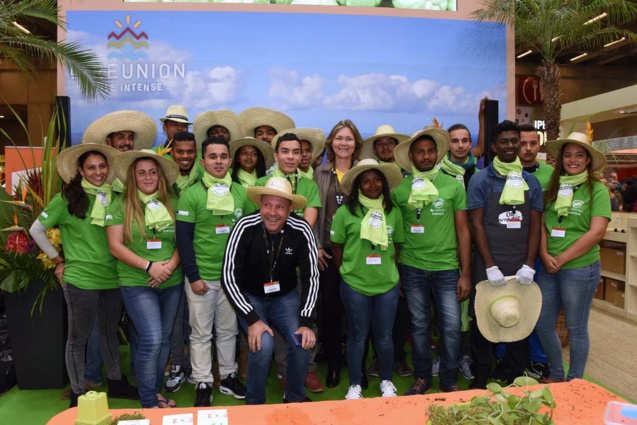 Ils sont aussi des animateurs sur la vingtaine de stand du Pavillon de l’Ile de La Réunion : les élèves du lycée agricole La Giraudais de Saint-Paul Ils sont aussi des animateurs sur la vingtaine de stand du Pavillon de l’Ile de La Réunion : les élèves du lycée agricole La Giraudais de Saint-Paul