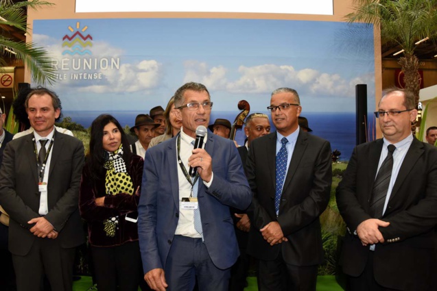 Inauguration du pavillon réunionnais. Jean-Bernard Gonthier, président de la Chambre d’Agriculture, entouré de Serge Hoarau, vice-président du Conseil du Département et maire de Petite-Ile, la sénatrice Nassimah Dindar, Cyrille Melchior, président du Conseil du Département, et Stéphane Fouassin, président de l’IRT