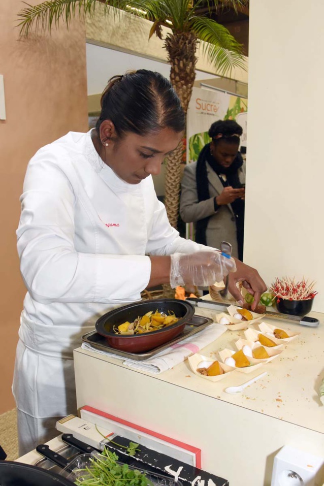 La Réunionnaise Kelly Rangama (Top Chef), en pleine démonstration...