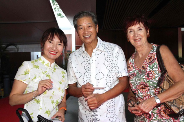 Jac-Alain est venu du sud avec sa compagne, tous deux ici aux côtés de Mlle Xuemei Yang