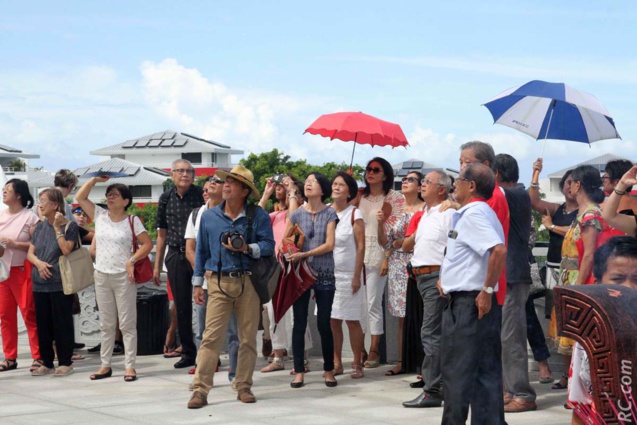 Une délégation est venue de Saint-Denis pour visiter le temple Une délégation est venue de Saint-Denis pour visiter le temple