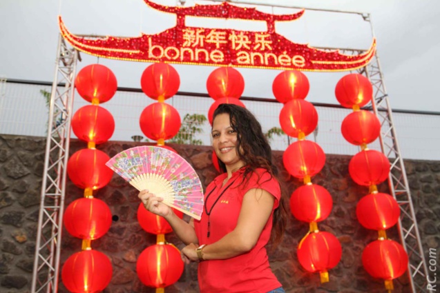 Shana vous souhaite une Bonne Année du Chien de Terre Shana vous souhaite une Bonne Année du Chien de Terre