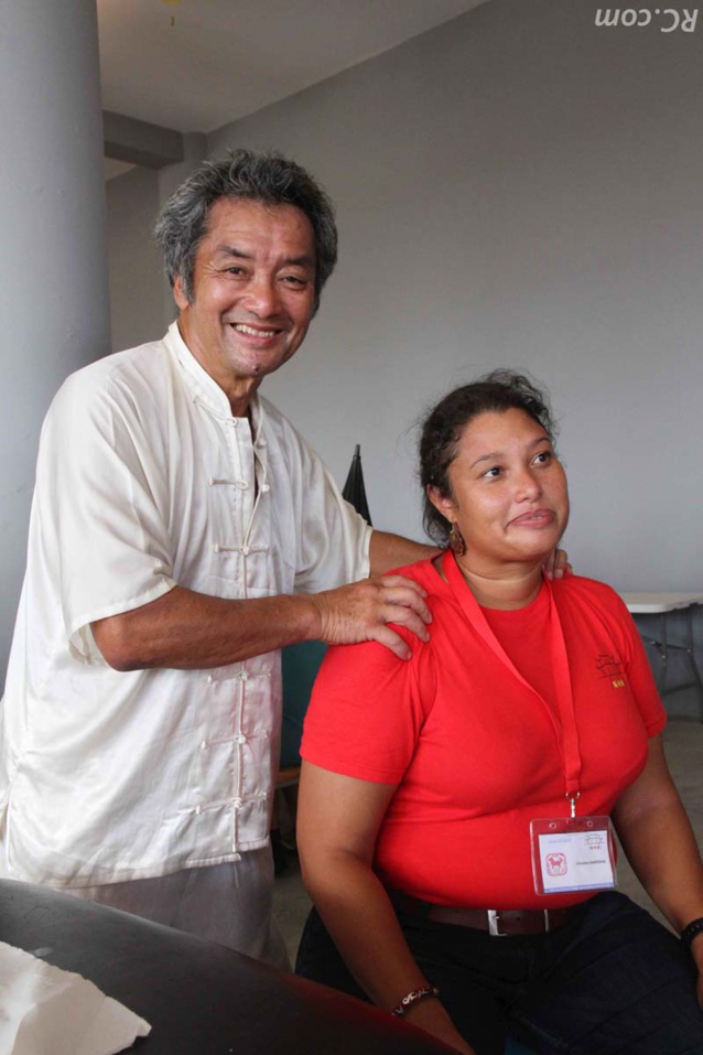 Le Maître Ming Shan prodiguait soins et conseils en matière de bien-être Le Maître Ming Shan prodiguait soins et conseils en matière de bien-être