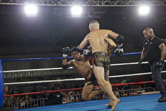 1contrôlable 4: les Thaïlandais dominent les débats 1contrôlable 4: les Thaïlandais dominent les débats