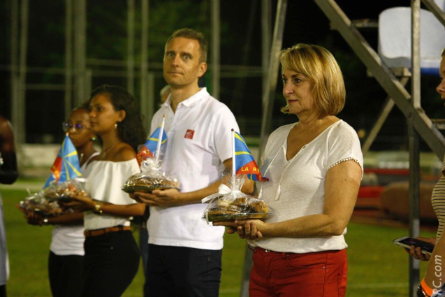 Sébastien Nourry et sa collègue de la Caisse d'Epargne participaient à la remise des récompenses Sébastien Nourry et sa collègue de la Caisse d'Epargne participaient à la remise des récompenses