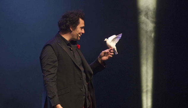 Eric Antoine, la magie au Téat Champ Fleuri
