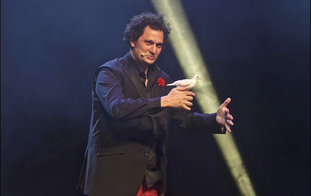 Eric Antoine, la magie au Téat Champ Fleuri