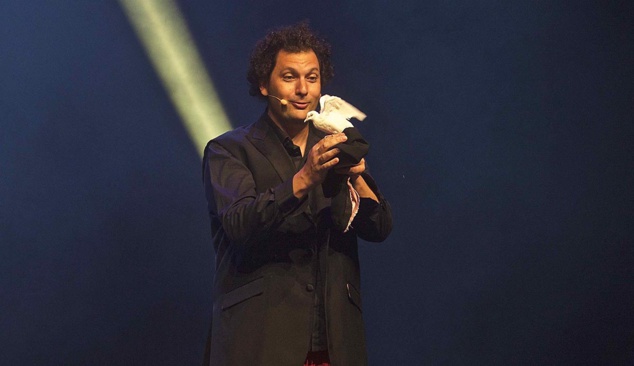 Eric Antoine, la magie au Téat Champ Fleuri