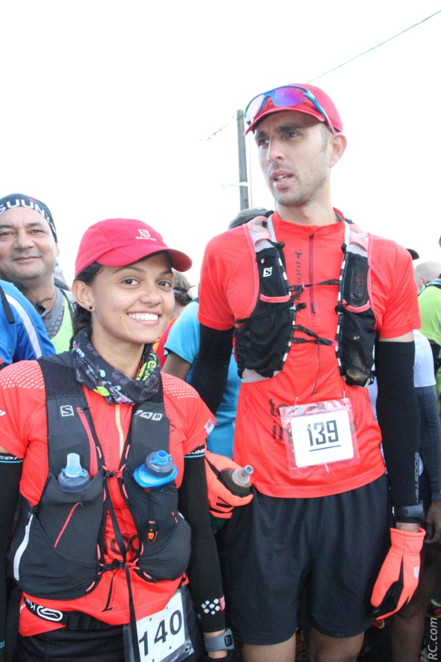 Anaïs et Xavier main dans la main Anaïs et Xavier main dans la main