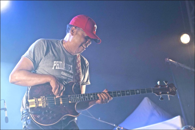 Stanley Clarke en concert à la Ravine Saint-Leu