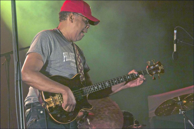 Stanley Clarke en concert à la Ravine Saint-Leu