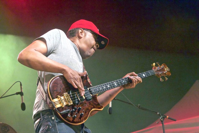 Stanley Clarke en concert à la Ravine Saint-Leu