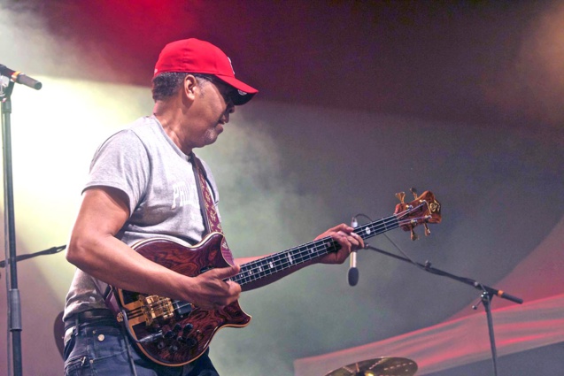 Stanley Clarke en concert à la Ravine Saint-Leu