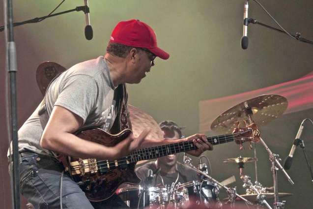 Stanley Clarke en concert à la Ravine Saint-Leu