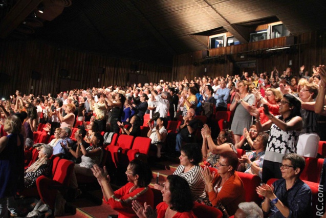 Salle comble pour le dernier spectacle de Frédéric François produit par Kalbass Production