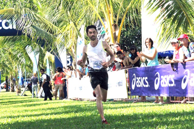 L'arrivée victorieuse de Juanito Lebon sur les 37 km L'arrivée victorieuse de Juanito Lebon sur les 37 km