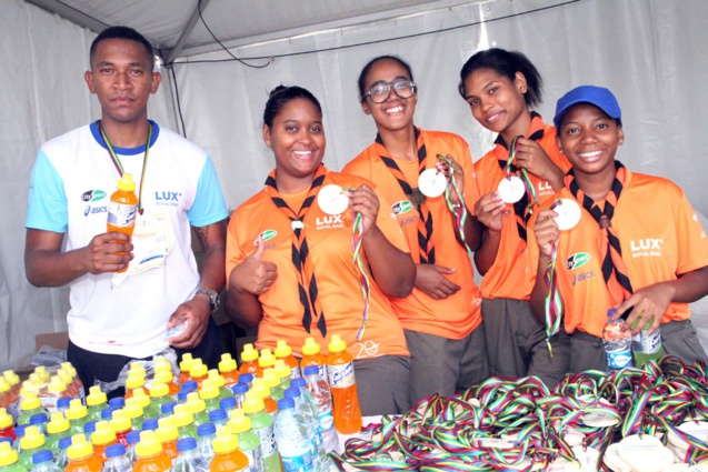 Angélique et ses amis scouts, « toujours prêts ».