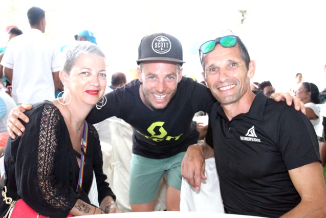 Alexis Sevennec félicité par Monsieur et Madame Eric Lacroix Alexis Sevennec félicité par Monsieur et Madame Eric Lacroix