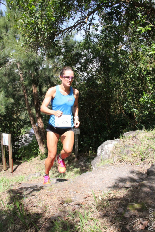 Elisabeth Legros commence la petite grimpette de 2,500km