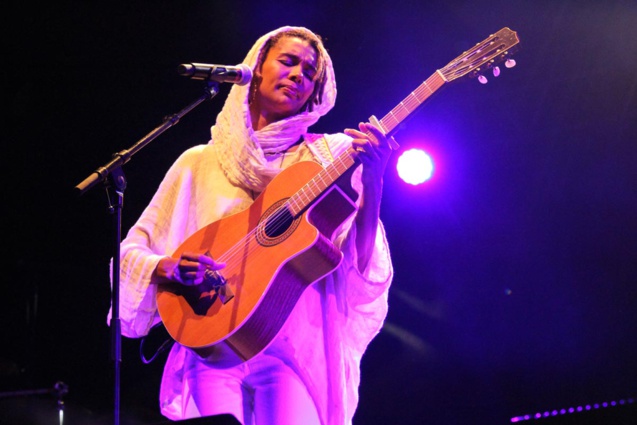 Ayo a marqué de son empreinte le 15ème Sakifo. A la mauricienne, on dira « Ayo Mamma... » Ayo a marqué de son empreinte le 15ème Sakifo. A la mauricienne, on dira « Ayo Mamma... »