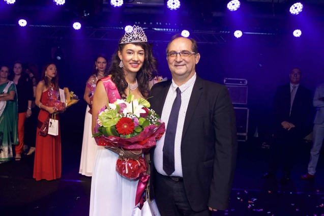 Rachel Nourry, Miss Salazie 2018, avec son maire Stéphane Fouassin