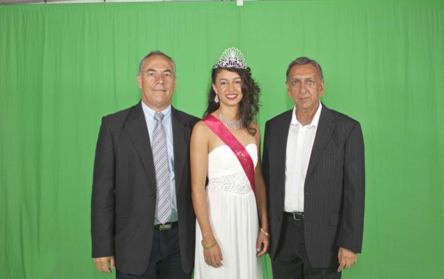Dominique Boyer, président Comité Fête et Traditions, Rachel Nourry, et Aziz Patel du Comité Miss Réunion