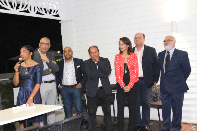 Le discours de Marie-Rose Franchette Gasper Pierre Louis. A ses côtés : J.Davis P.H T. Hee Hong Wye, Chef de l'Exécutif de l'Assemblée Régionale de Rodrigues, Mike B. Seetaramadoo, Vice-président de l'Exécutif de Air-Mauritius, Franco Roussety, conseiller municipal au Tampon, Laurence Mondon, adjointe au maire du Tampon, Didier Prugnières, directeur de l'aéroport de Pierrefonds et Patrick mallet, maire de Saint-Louis, Président du Syndicat Mixte de Pierrefonds Le discours de Marie-Rose Franchette Gasper Pierre Louis. A ses côtés : J.Davis P.H T. Hee Hong Wye, Chef de l'Exécutif de l'Assemblée Régionale de Rodrigues, Mike B. Seetaramadoo, Vice-président de l'Exécutif de Air-Mauritius, Franco Roussety, conseiller municipal au Tampon, Laurence Mondon, adjointe au maire du Tampon, Didier Prugnières, directeur de l'aéroport de Pierrefonds et Patrick mallet, maire de Saint-Louis, Président du Syndicat Mixte de Pierrefonds