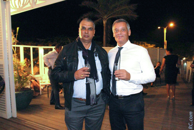 Ajay Seewoochem, directeur du Cotton Bay et Robert Bourquin, directeur de Air-Mauritius à la Réunion
