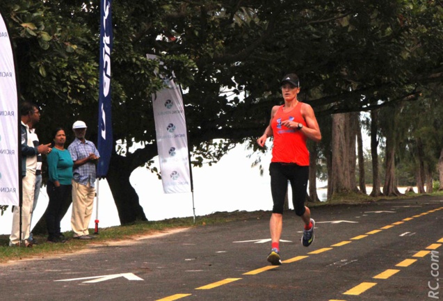 Arrivée victorieuse des 21 km à Saint-Félix de Kursten Schut