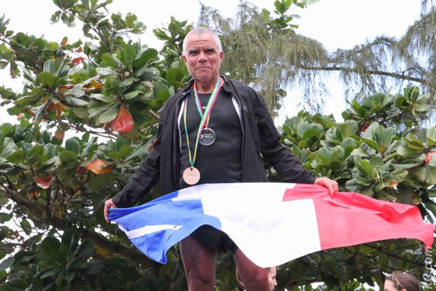 Jean-Pierre Hoareau est « argenté » sur le marathon, alors qu'il ne s'y attendait pas Jean-Pierre Hoareau est « argenté » sur le marathon, alors qu'il ne s'y attendait pas