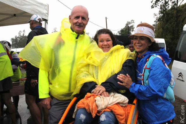 Patrick Lefèvre, président de RAJ, Emilie Nourry et Françine Gonthier du Service Sociale de la Ville de la Petite-Ile