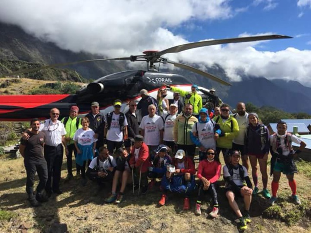 A pied ou en hélico, tous les moyens étaient bons pour réussir cette mémorable traversée A pied ou en hélico, tous les moyens étaient bons pour réussir cette mémorable traversée