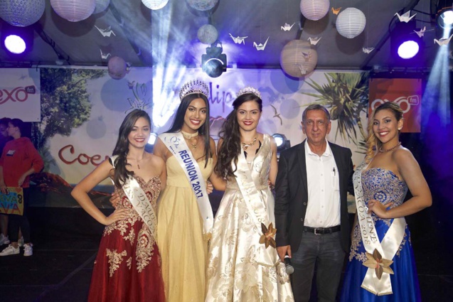 Les lauréates avec Miss Réunion et Aziz  Patel