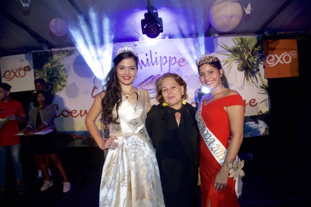 Les soeurs Damour avec leur maman Les soeurs Damour avec leur maman