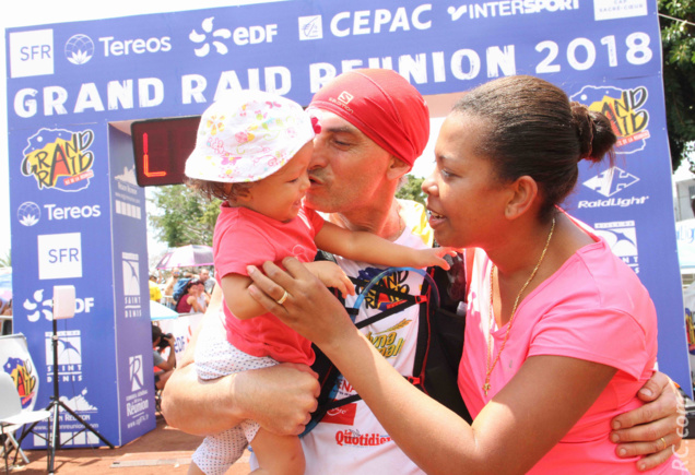 Une arrivée en famille Une arrivée en famille