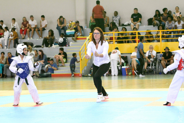 Toute la détermination de...Bénédicte, l'arbitre centrale Toute la détermination de...Bénédicte, l'arbitre centrale