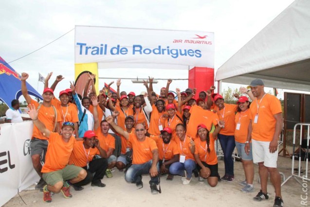 Regroupés autour de Jean-Claude Ah-Kang et de Eric Lacroix, les bénévoles du club des Riders de Rodrigues