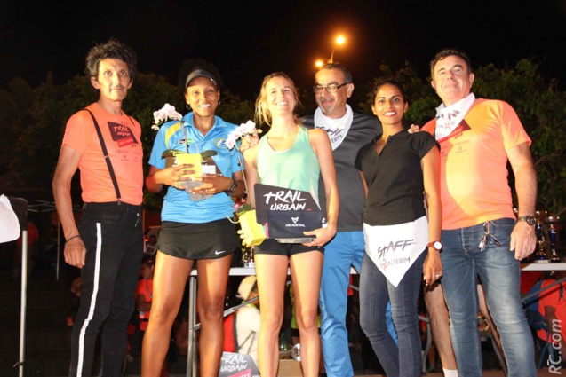 Le podium des féminines sur 16km, avec Anne-Cécile Delchini sur la plus haute marche