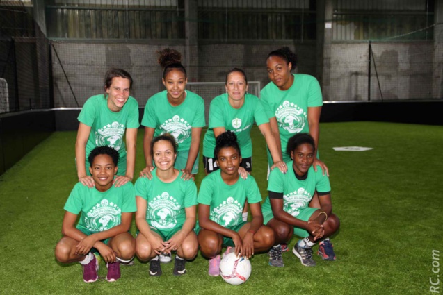 l'équipe féminine de la Saint-Louisienne l'équipe féminine de la Saint-Louisienne