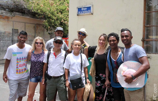 Rencontre dans les rues de Port-Mathurin, rue de la Solidarité. Cela ne s'invente pas...