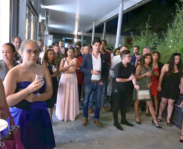 Les étudiants, partenaires et intervenants lors de l’inauguration Les étudiants, partenaires et intervenants lors de l’inauguration