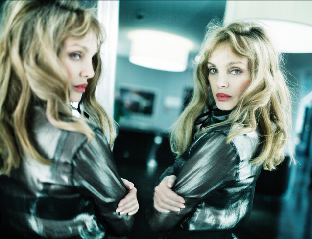 Arielle Dombasle est aussi l'une des invitées de ce Festival Désir... Désirs
